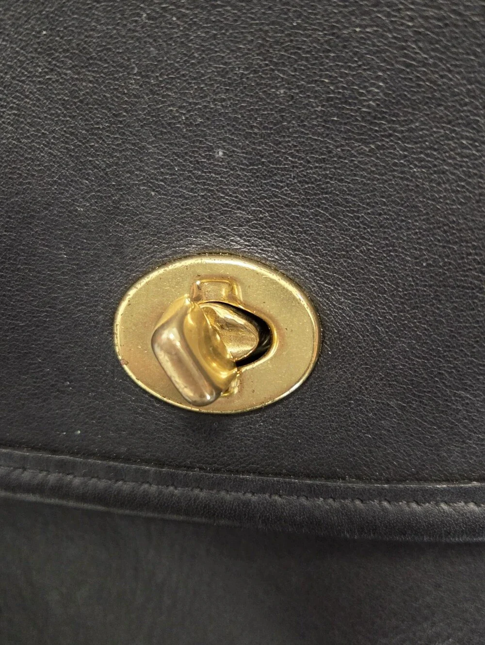 Vintage Coach Small Sidepack (#9978) Black Leather Crossbody Brass Turnlock